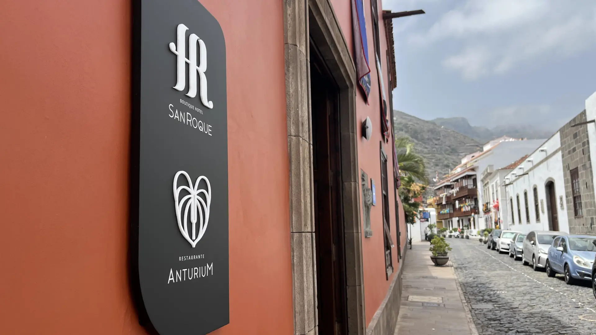 fachada boutique hotel sanroque
